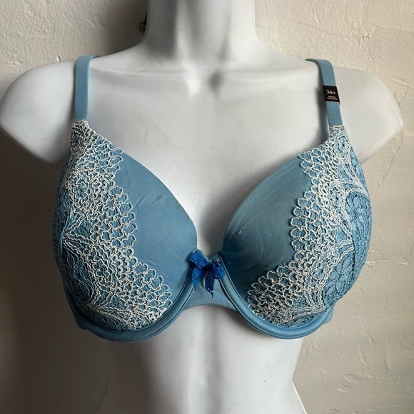 Victoria’s Secret body by Victoria lined perfect coverage 34D - Picture 6 of 9